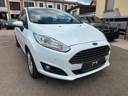 Weiß Gebraucht 2015 Ford Fiesta Kleinwagen | 3.990 € (Guter Preis)