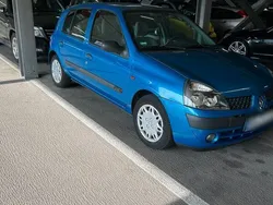 Blau Gebraucht 2002 Renault Clio II Kleinwagen | 1.450 € (Fairer Preis)