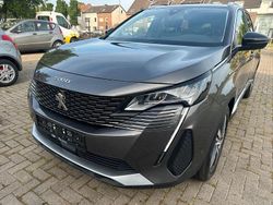 Braun Gebraucht 2022 Peugeot 5008 Allure Van / Kleinbus | 28.999 € (Fairer Preis)