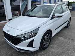 Weiß Gebraucht 2024 Hyundai i20 Select Limousine | 18.990 € (Fairer Preis)