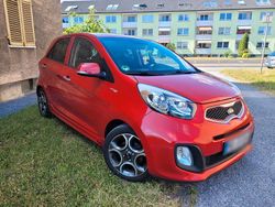 Rot Gebraucht 2015 Kia Picanto Platinum Edition Kleinwagen | 5.900 €