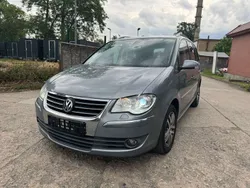 Grau Gebraucht 2007 VW Touran Van / Kleinbus | 3.899 € (Fairer Preis)