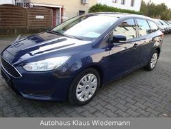 Dunkelblau Gebraucht 2016 Ford Focus Ambiente Kombi | 7.999 € (Fairer Preis)