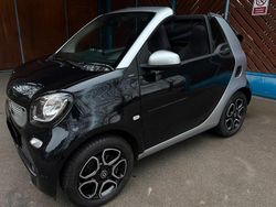 Schwarz Gebraucht 2019 Smart ForTwo Cabrio Cabrio | 15.000 € (Fairer Preis)