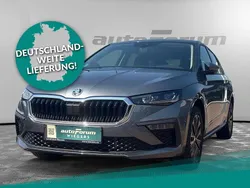 Graphite grau metallic Gebraucht 2024 Skoda Scala Selection Kleinwagen | 22.170 € (Fairer Preis)