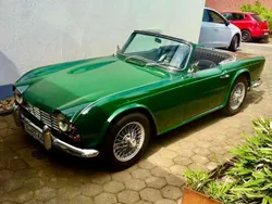 Grün Gebraucht 1964 Triumph TR4 Cabrio | 27.600 €