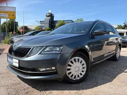 Grau Gebraucht 2020 Skoda Octavia Style Kombi | 13.999 € (Fairer Preis)