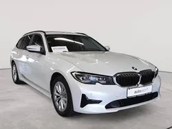 Mineralweiß metallic Gebraucht 2022 BMW 318 Advantage Kombi | 23.490 € (Superpreis)