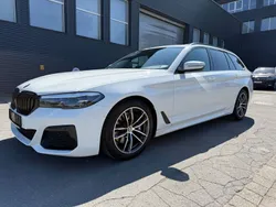 Weiß Gebraucht 2021 BMW 530 M Sport Kombi | 33.900 € (Fairer Preis)