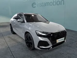 Grau Gebraucht 2024 Audi RS Q8 SUV | 132.890 € (Fairer Preis)