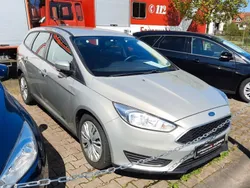 Grau Gebraucht 2016 Ford Focus Trend Kombi | 9.950 € (Fairer Preis)