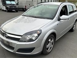 Silber Gebraucht 2006 Opel Astra Kombi | 1.690 € (Teuer)