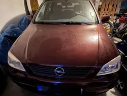 Rot Gebraucht 2002 Opel Astra Limousine | 1.100 € (Fairer Preis)