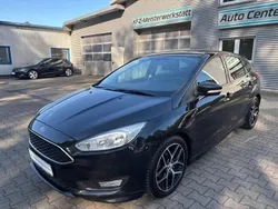 Schwarz Gebraucht 2015 Ford Focus SE Limousine | 8.900 €