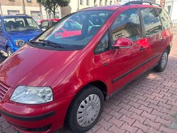 Rot Gebraucht 2004 VW Sharan Highline Van / Kleinbus | 1.100 € (Superpreis)