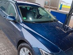 Blau Gebraucht 2016 VW Passat Trendline Limousine | 7.999 €