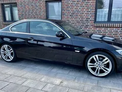Schwarz Gebraucht 2010 BMW 320 Coupé | 11.900 € (Teuer)