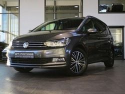 Grau Gebraucht 2015 VW Touran Family Van / Kleinbus | 17.900 € (Teuer)