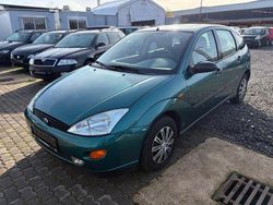 Grün Gebraucht 2000 Ford Focus Trend Limousine | 1.950 € (Fairer Preis)