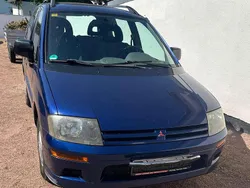Blau Gebraucht 2001 Mitsubishi Space Runner Van / Kleinbus | 950 €