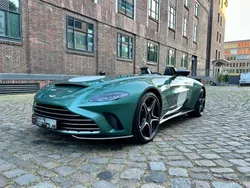 Grün Neu 2024 Aston Martin V12 Vantage Cabrio | 1.039.900 €
