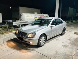 Silber Gebraucht 2001 Mercedes C180 Elegance Limousine | 1.850 €