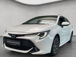 Weiß Gebraucht 2022 Toyota Corolla Team Kombi | 24.850 € (Guter Preis)