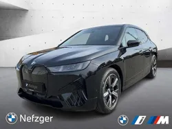 Saphirschwarz metallic Neu 2025 BMW iX SUV | 94.760 €