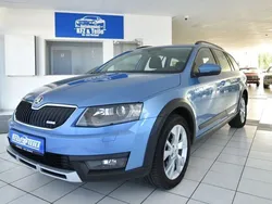 Blau Gebraucht 2015 Skoda Octavia Scout 4x4 Kombi | 13.980 € (Fairer Preis)