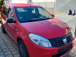 Rot Gebraucht 2009 Dacia Sandero Kleinwagen | 1.450 € (Fairer Preis)
