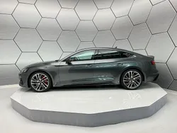 Grau Gebraucht 2023 Audi RS5 Sportback Sport Limousine | 73.990 € (Guter Preis)