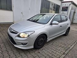 Silber Gebraucht 2012 Hyundai i30 Classic Limousine | 4.999 € (Guter Preis)