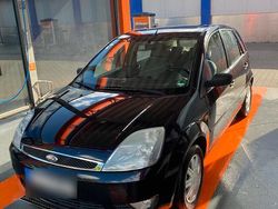 Schwarz Gebraucht 2002 Ford Fiesta Ghia Kleinwagen | 2.649 € (Fairer Preis)