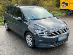 Grau Gebraucht 2017 VW Touran Comfortline Van / Kleinbus | 11.999 € (Guter Preis)