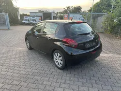 Schwarz Gebraucht 2018 Peugeot 208 Active Kleinwagen | 8.500 € (Fairer Preis)