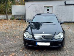 Schwarz Gebraucht 2003 Mercedes C220 Coupé | 2.900 €