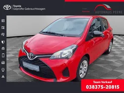 Vulcanorot Gebraucht 2016 Toyota Yaris Cool Limousine | 9.990 € (Etwas zu teuer)