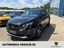 Lackierung schwarz perla nera/ Gebraucht 2022 Peugeot 3008 GT SUV | 28.790 € (Etwas zu teuer)