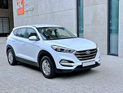 Weiß Gebraucht 2016 Hyundai Tucson Trend SUV | 12.900 € (Fairer Preis)