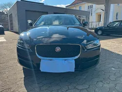 Schwarz Gebraucht 2017 Jaguar XE Limousine | 15.000 € (Fairer Preis)