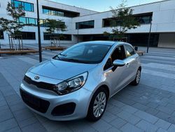 Silber Gebraucht 2011 Kia Rio Edition 7 Limousine | 4.900 € (Etwas zu teuer)
