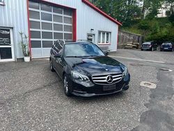 Obsidianschwarz metalliclack Gebraucht 2016 Mercedes E220 Kombi | 14.800 €