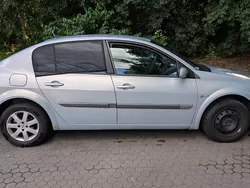 Grau Gebraucht 2003 Renault Mégane II Limousine | 2.000 €