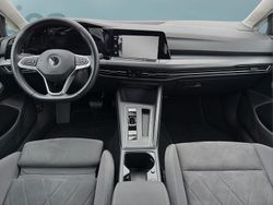 Grau Gebraucht 2021 VW Golf VIII Kleinwagen | 22.549 € (Fairer Preis)