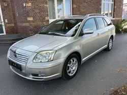 Grau Gebraucht 2005 Toyota Avensis Kombi | 3.999 € (Etwas zu teuer)