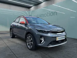 Grau Gebraucht 2022 Kia Stonic Spirit SUV | 21.990 € (Fairer Preis)