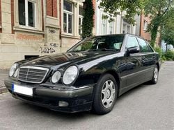Gebraucht 2001 Mercedes E200 Classic Limousine | 2.650 € (Superpreis)