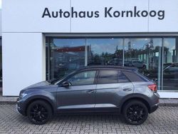 Indiumgrau metallic (metallic) Gebraucht 2022 VW T-Roc Style SUV | 28.690 € (Etwas zu teuer)