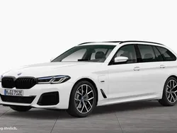 Weiß Gebraucht 2022 BMW 530e M Sport Limousine | 39.690 € (Etwas zu teuer)