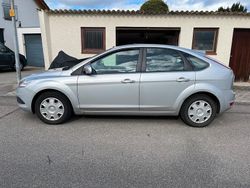 Silber Gebraucht 2009 Ford Focus Limousine | 3.950 € (Fairer Preis)